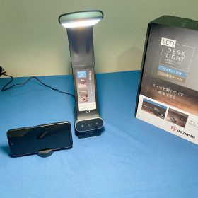Đèn bàn Iris Ohyama LDL-QLDL ánh sáng 3 màu, có sạc không dây