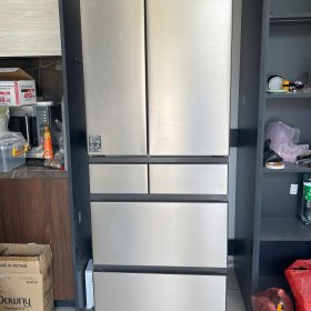 Tủ lạnh Hitachi R-HWC62T dung tích 617L 6 cánh mặt thép
