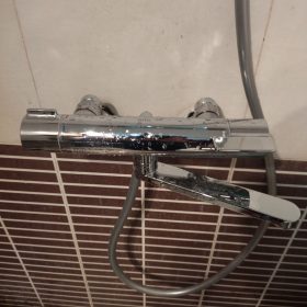 Sen tắm TOTO TBV03401J1 Khống chế nhiệt độ, mạ Niken Chrome model 2023